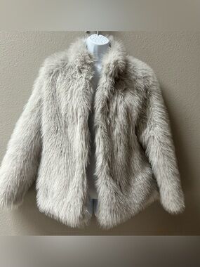 Light Gray Faux Fur Jacket Women’s Medium Soft Plush Open Front Coat